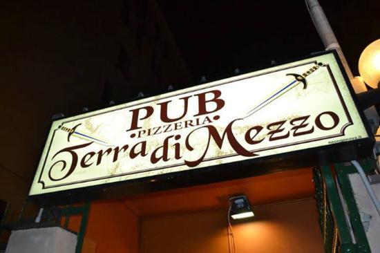 Pub Pizzeria Terra Di Mezzo